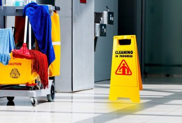 dung-cu-ve-sinh-cong-nghiep